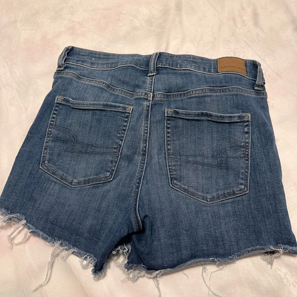 American Eagle Outfitters Women's Frayed Hem Jean Shorts - Picture 5 of 7
